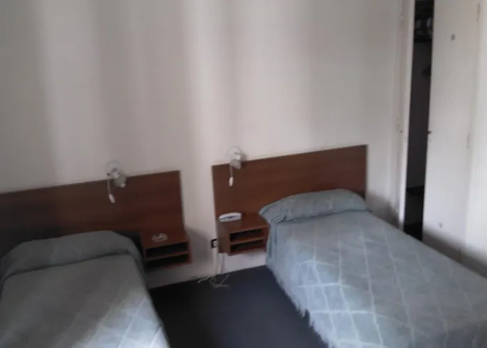 Zimmer mit zwei Einzelbetten